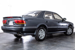 三菱 ディアマンテ 2.5 25 エスパーダ 4WD