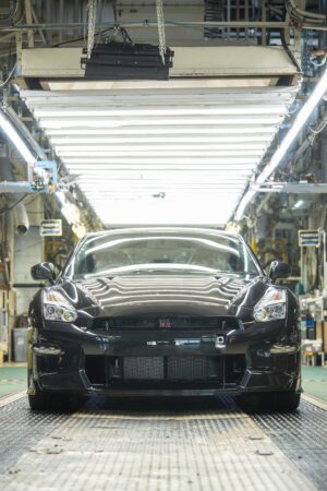 日産R35 GT-R　最終生産車のオフライン式を栃木工場で開催　最後の一台は国内へ