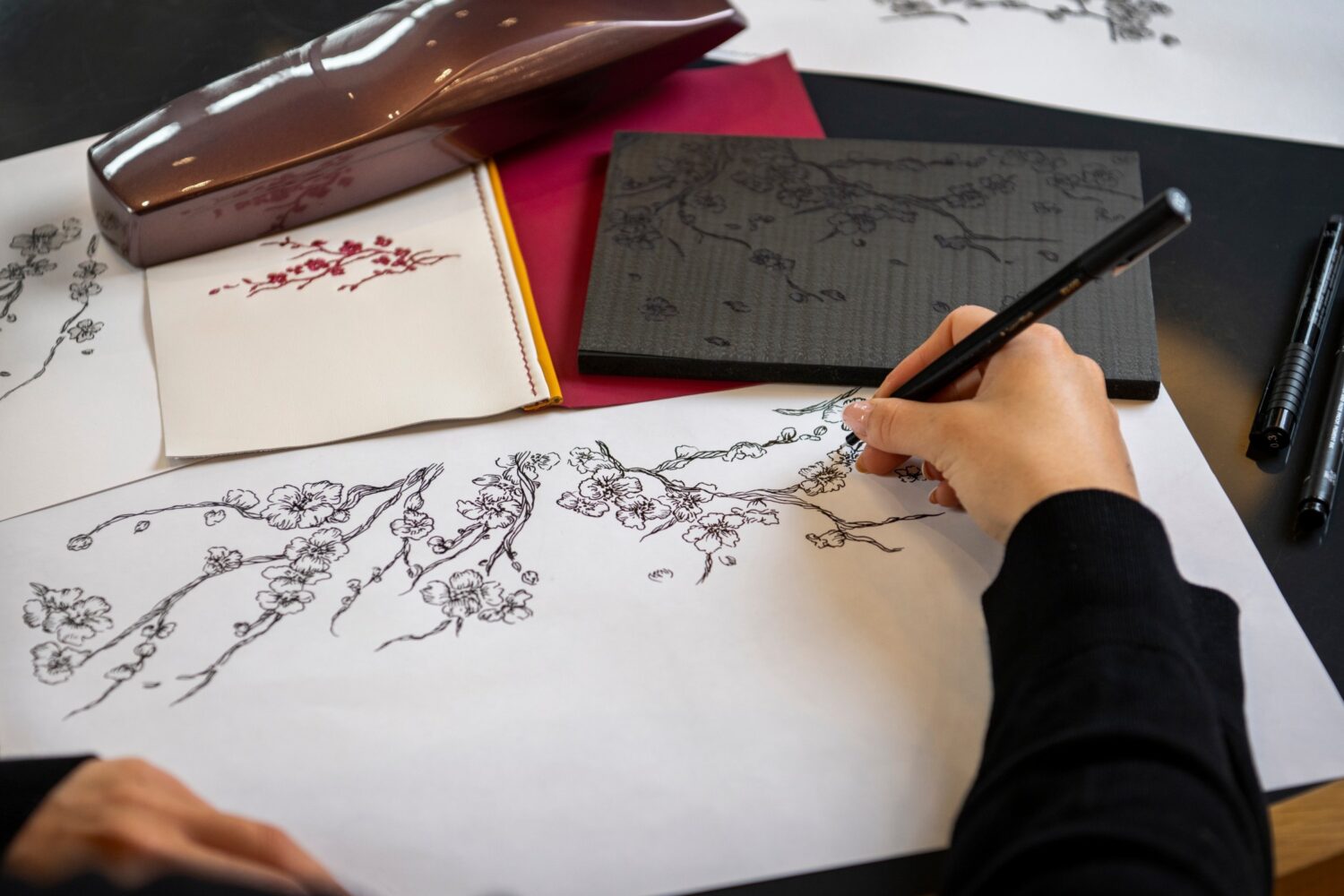 春から着想を得たスペクター 移ろいゆく季節の儚さと、永遠に変わらぬロールス・ロイス