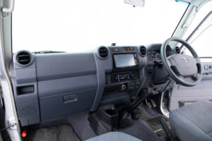 ランドクルーザー70 4.0 4WD