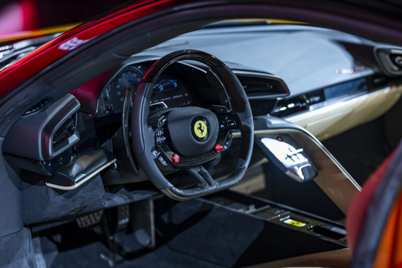 フェラーリ849テスタロッサ　純粋なパフォーマンスを渇望するドライバーへ