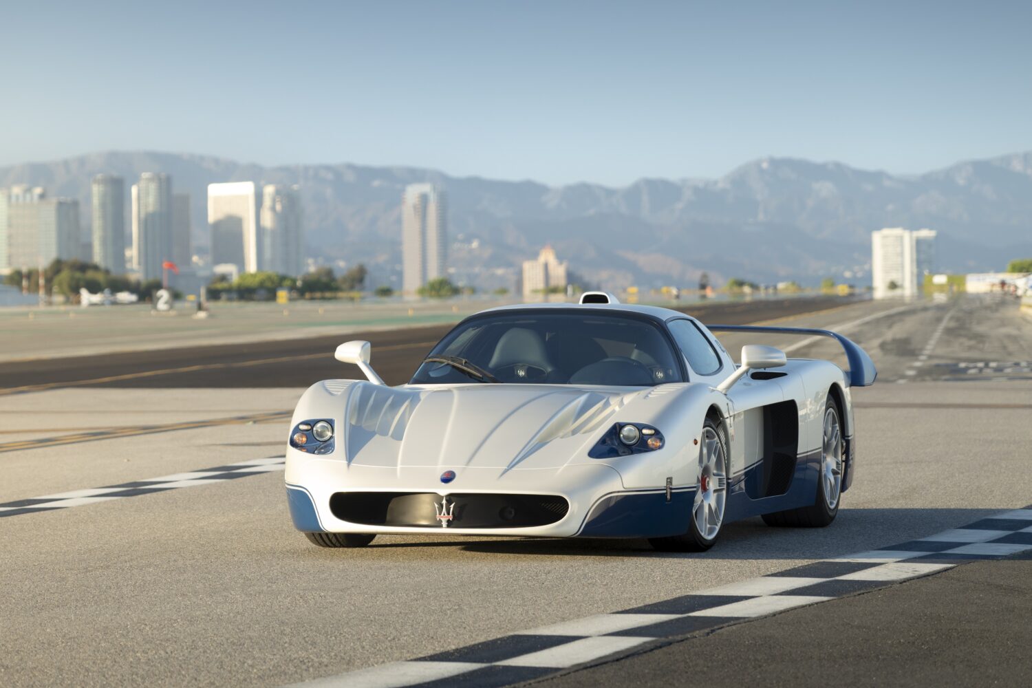 過去最高額でオークション落札 マセラティMC12ストラダーレ 生産台数は 