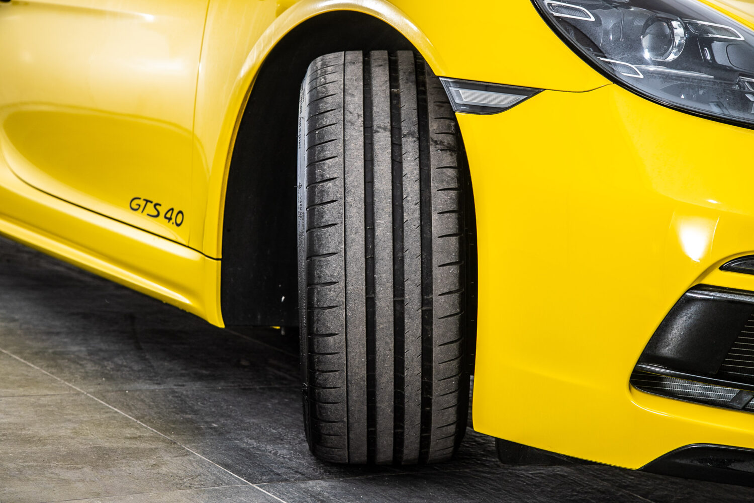 ポルシェ 718ケイマン GTS 4.0 PDK