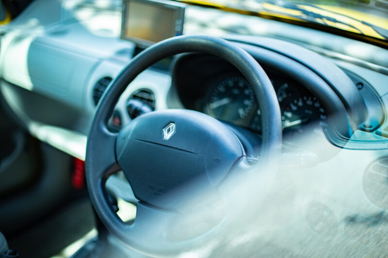 ルノー・カングー（2005）「もっと楽しい」の模範解答