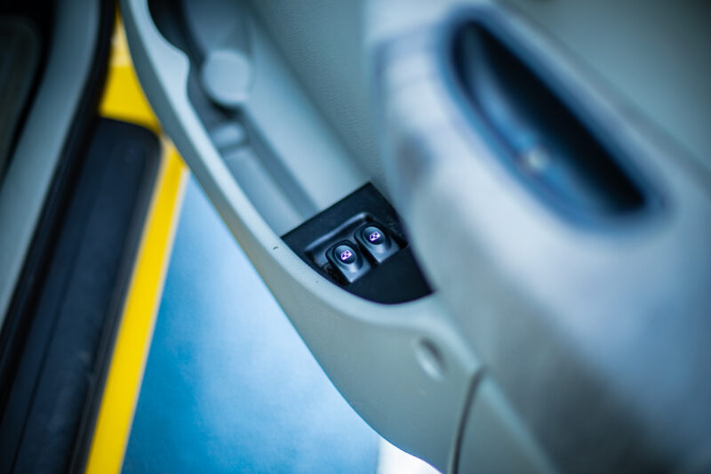 ルノー・カングー（2005）「もっと楽しい」の模範解答