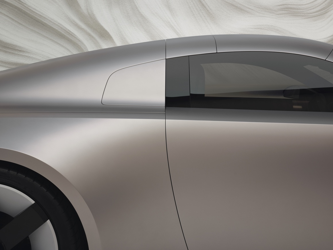 新しいデザインフィロソフィーを体現 アウディ・コンセプトC 普遍的な美学へ