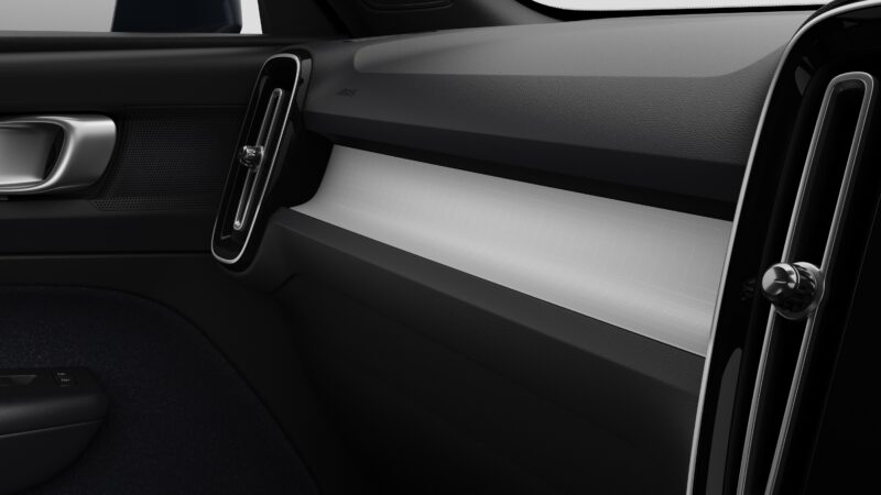 ボルボXC40ダークエディション発表　特別仕様車「サンドデューン」も限定発売