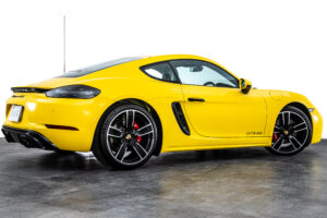 ポルシェ 718ケイマン GTS 4.0 PDK