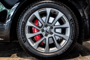レンジローバースポーツ ダイナミック SE 3.0L D300 ディーゼルターボ 4WD