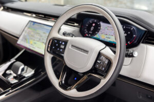 レンジローバースポーツ ダイナミック SE 3.0L D300 ディーゼルターボ 4WD