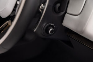 レンジローバースポーツ ダイナミック SE 3.0L D300 ディーゼルターボ 4WD