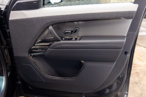 レンジローバースポーツ ダイナミック SE 3.0L D300 ディーゼルターボ 4WD