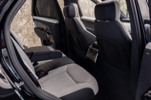 レンジローバースポーツ ダイナミック SE 3.0L D300 ディーゼルターボ 4WD