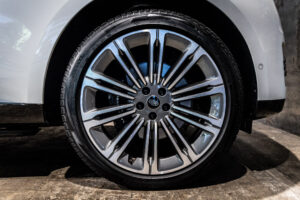 レンジローバー オートバイオグラフィ 3.0L D300 SWB ディーゼルターボ 4WD