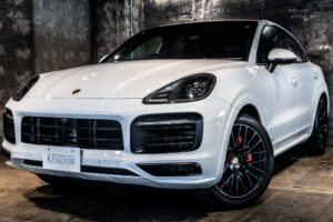 カイエンクーペ GTS Tip-S Rセンターシート 4WD