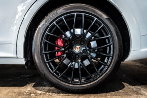 カイエンクーペ GTS Tip-S Rセンターシート 4WD