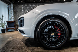 カイエンクーペ GTS Tip-S Rセンターシート 4WD