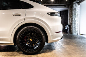 カイエンクーペ GTS Tip-S Rセンターシート 4WD