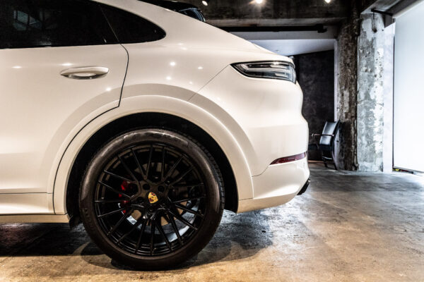 カイエンクーペ GTS Tip-S Rセンターシート 4WD