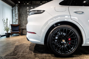 カイエンクーペ GTS Tip-S Rセンターシート 4WD