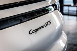 カイエンクーペ GTS Tip-S Rセンターシート 4WD