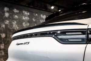 カイエンクーペ GTS Tip-S Rセンターシート 4WD