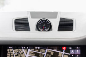 カイエンクーペ GTS Tip-S Rセンターシート 4WD