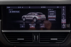 カイエンクーペ GTS Tip-S Rセンターシート 4WD