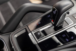 カイエンクーペ GTS Tip-S Rセンターシート 4WD