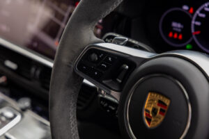 カイエンクーペ GTS Tip-S Rセンターシート 4WD