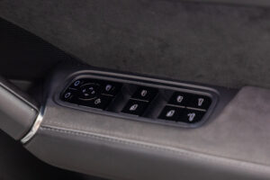 カイエンクーペ GTS Tip-S Rセンターシート 4WD