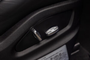 カイエンクーペ GTS Tip-S Rセンターシート 4WD