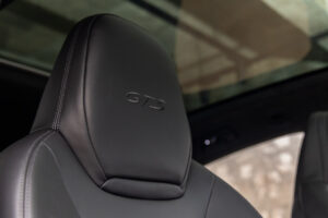 カイエンクーペ GTS Tip-S Rセンターシート 4WD