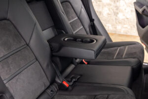 カイエンクーペ GTS Tip-S Rセンターシート 4WD