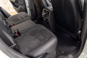 カイエンクーペ GTS Tip-S Rセンターシート 4WD