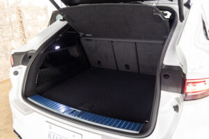 カイエンクーペ GTS Tip-S Rセンターシート 4WD