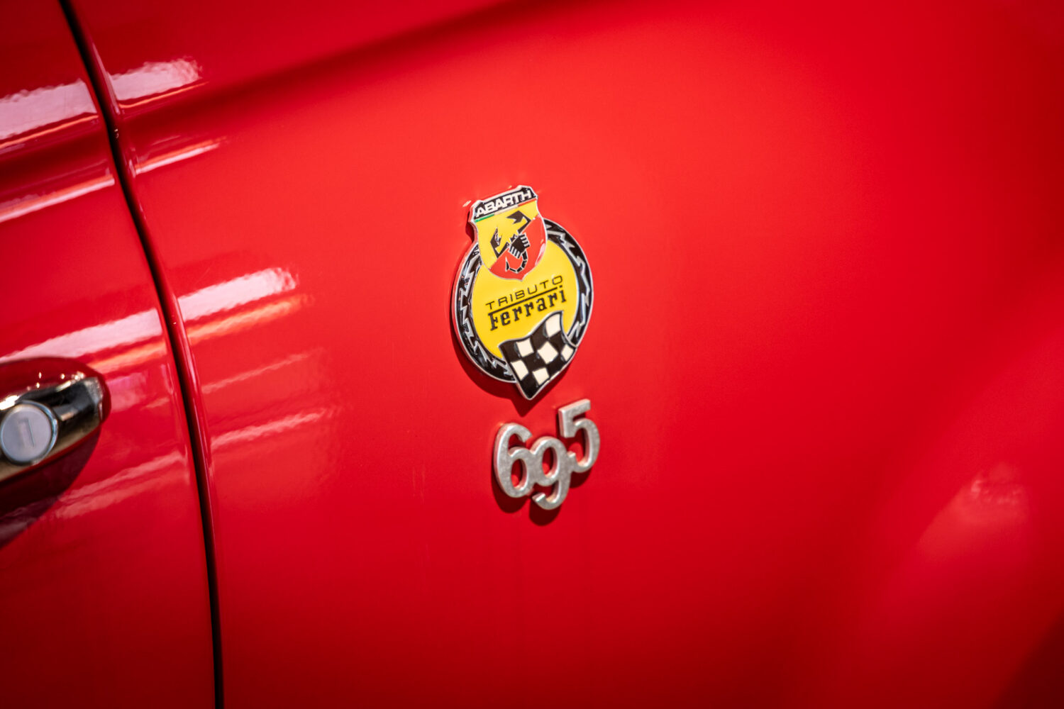 アバルト695トリブートフェラーリ　1.4