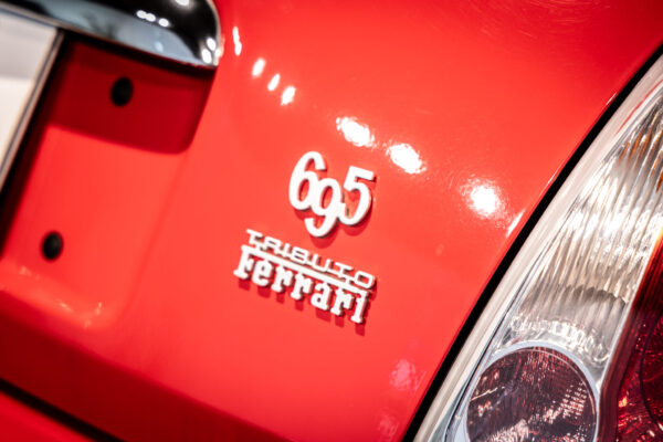アバルト695トリブートフェラーリ　1.4