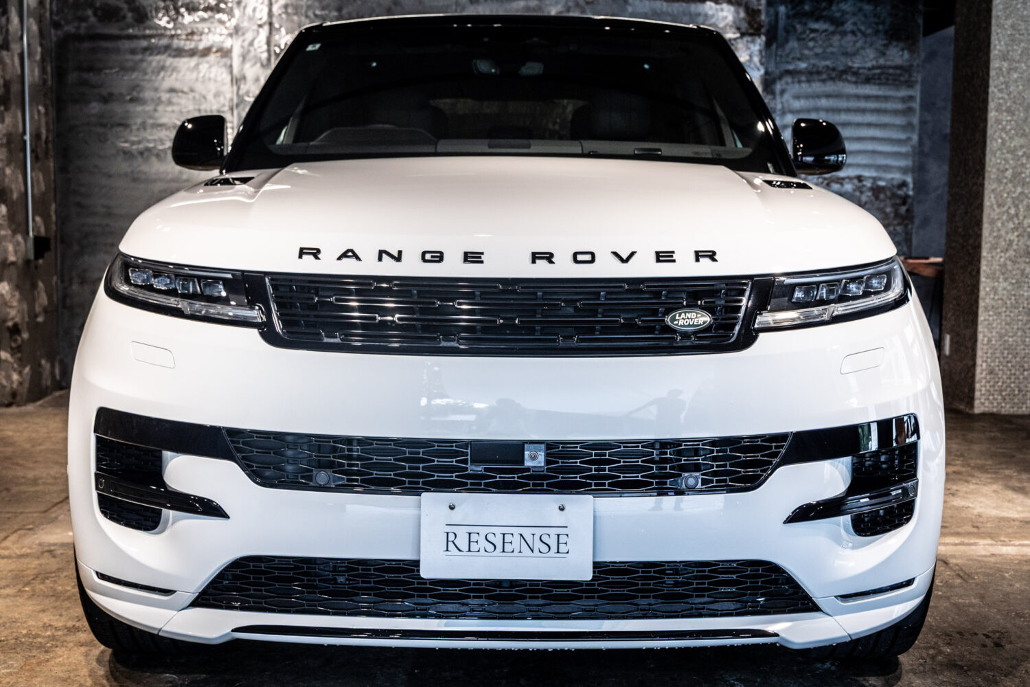 レンジローバースポーツ ダイナミックHSE 3.0L D300 4WD