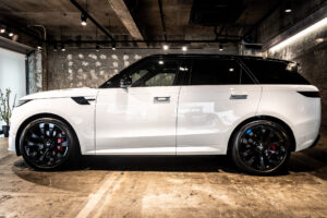 レンジローバースポーツ ダイナミックHSE 3.0L D300 4WD