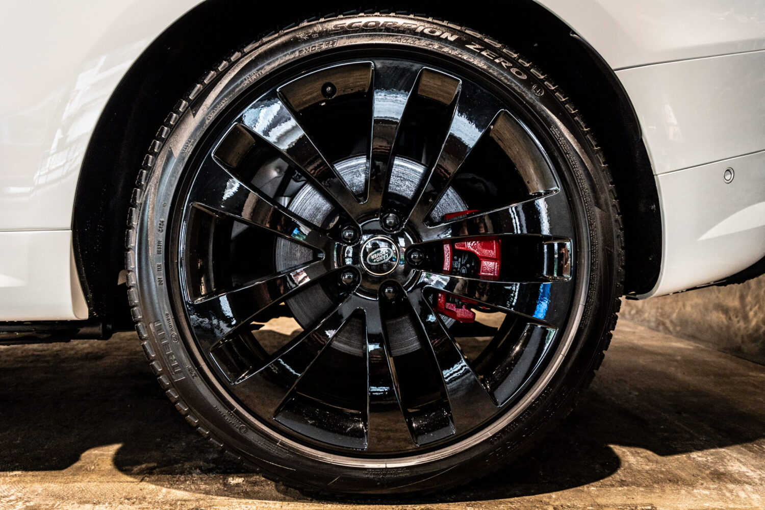 レンジローバースポーツ ダイナミックHSE 3.0L D300 4WD