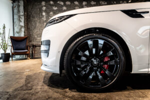 レンジローバースポーツ ダイナミックHSE 3.0L D300 4WD