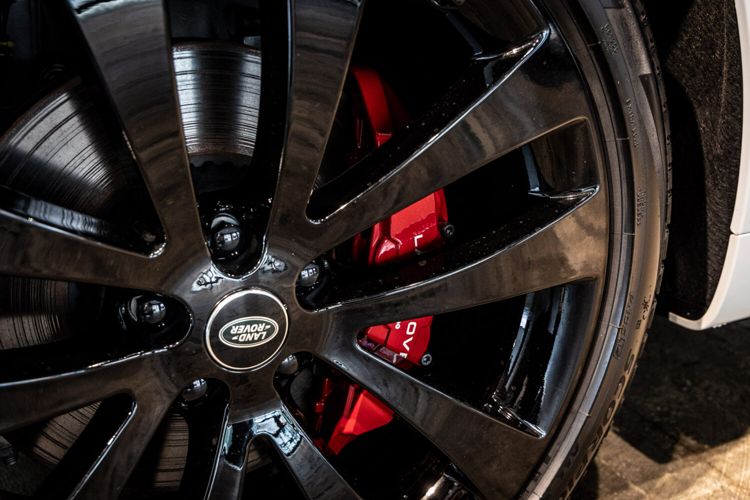 レンジローバースポーツ ダイナミックHSE 3.0L D300 4WD