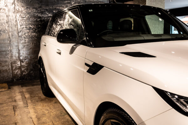 レンジローバースポーツ ダイナミックSE 3.0L D300 4WD