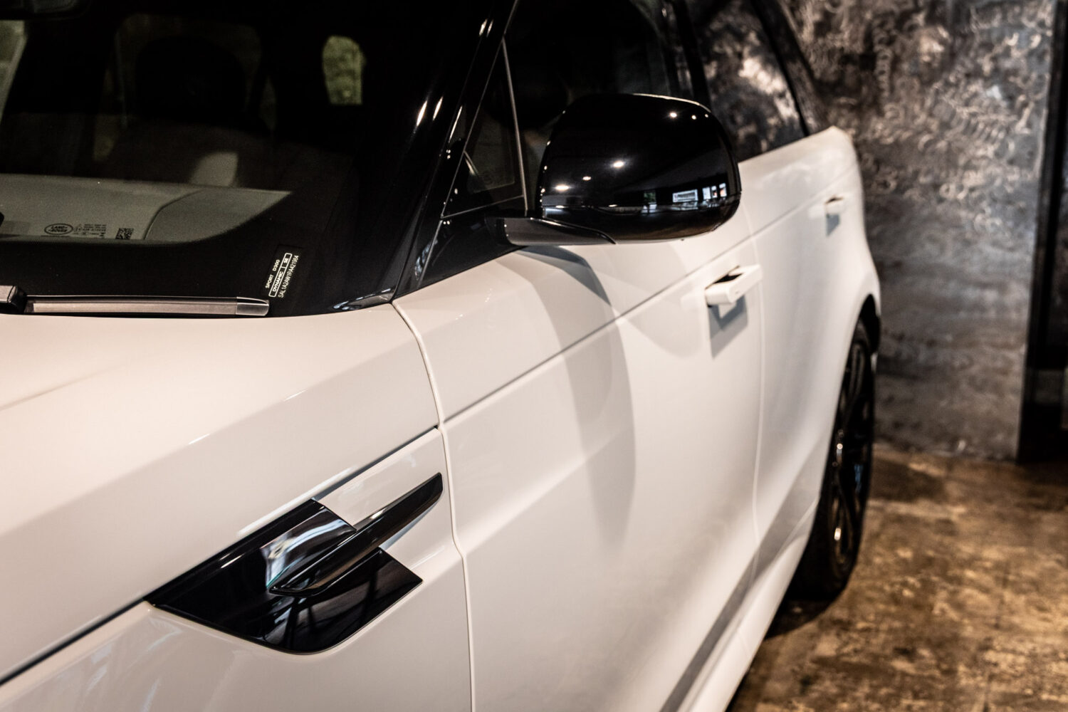 レンジローバースポーツ ダイナミックHSE 3.0L D300 4WD