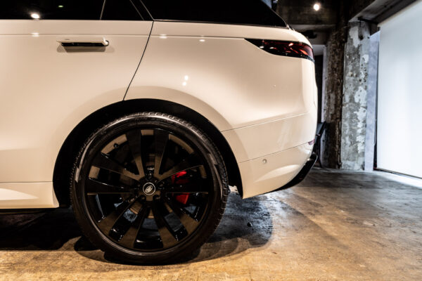 レンジローバースポーツ ダイナミックSE 3.0L D300 4WD