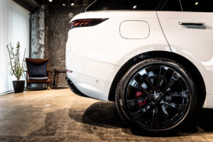 レンジローバースポーツ ダイナミックHSE 3.0L D300 4WD