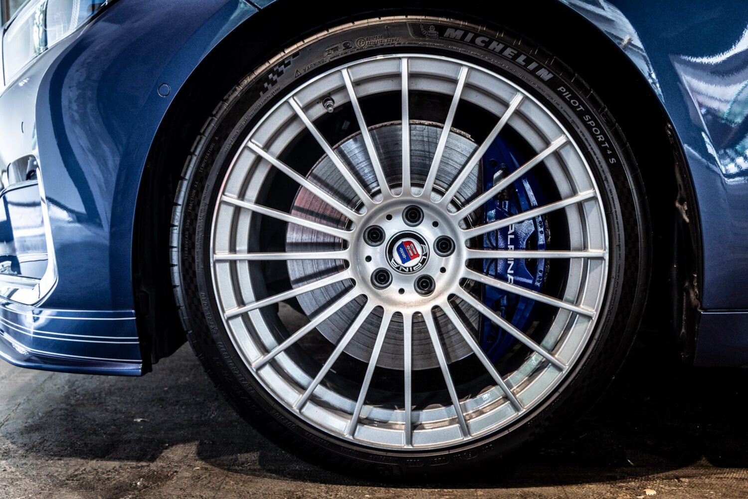 B7ロング アルラット 4WD