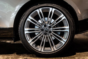 レンジローバー オートバイオグラフィ4.4L P530 SWB 4WD