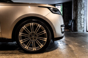 レンジローバー オートバイオグラフィ4.4L P530 SWB 4WD